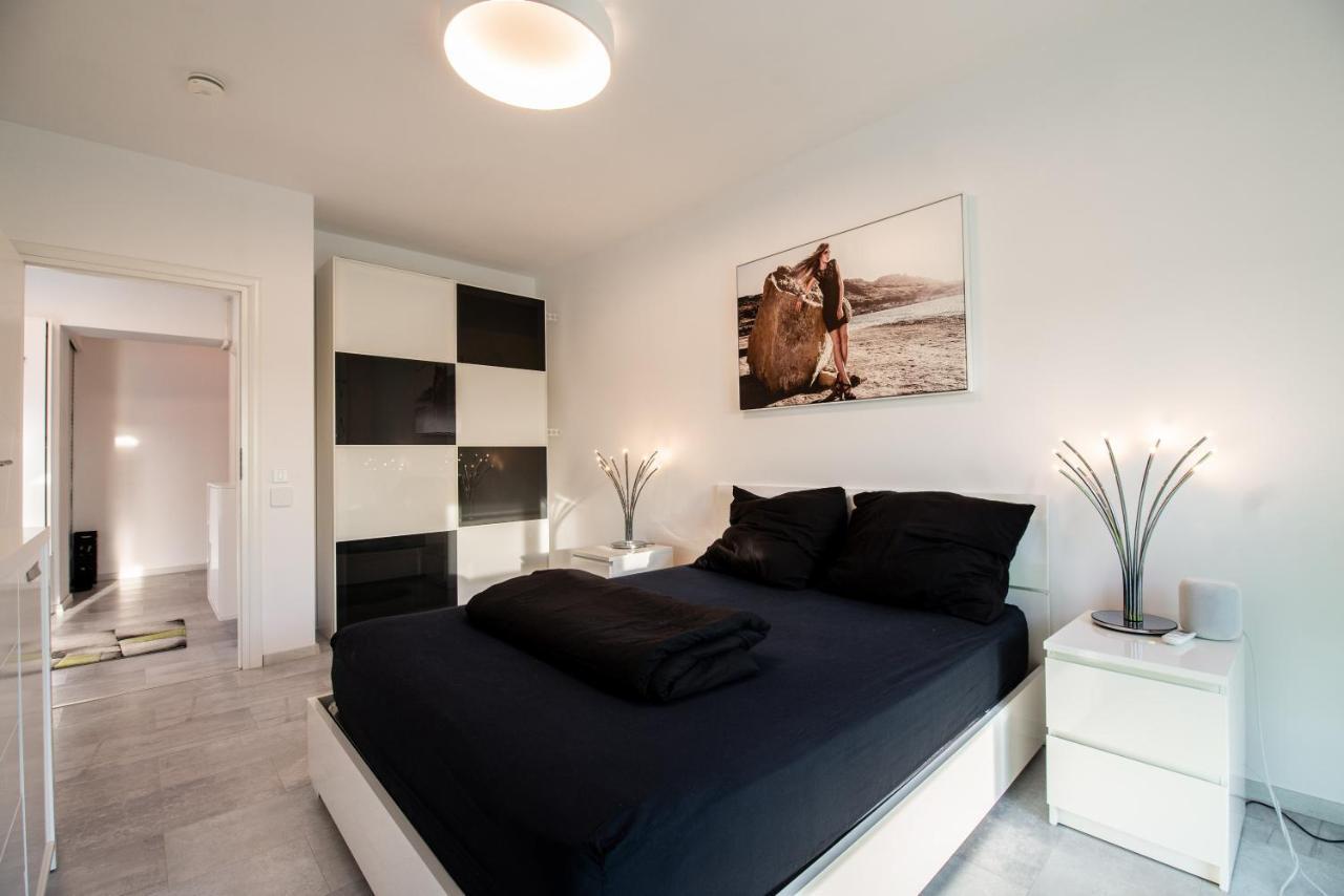 Luxury Westpark 2 Residence With Lake View Bucareste Exterior foto